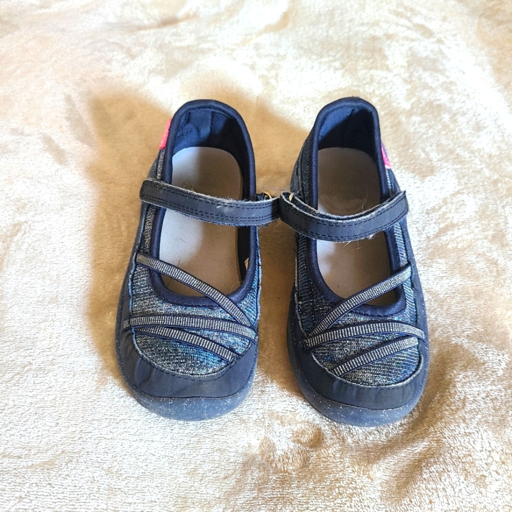 EUC Osh Kosh Ever Play little girls shoes